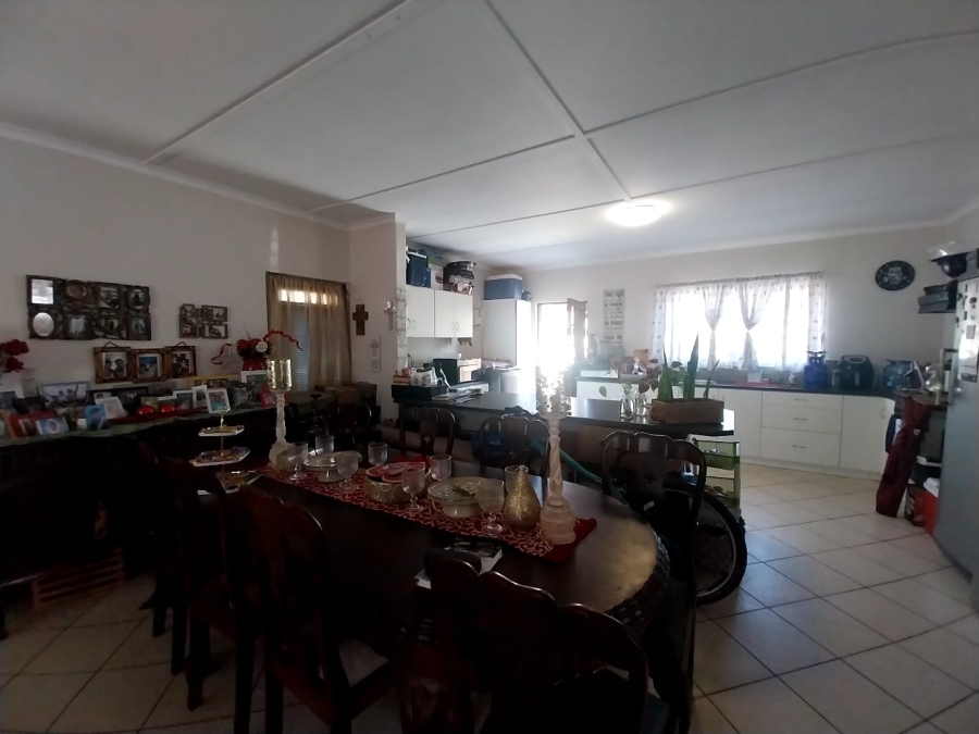 5 Bedroom Property for Sale in Rouxpark Western Cape
